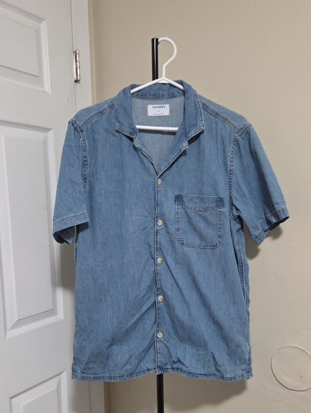 Old Navy Light Blue Denim 100% Cotton Short-Sleeve Camp Shirt